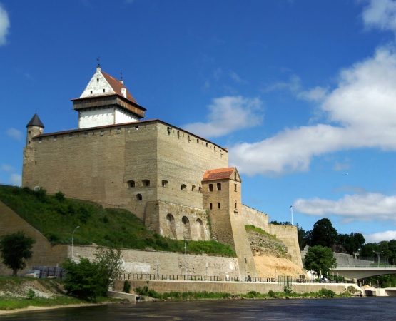 Нарвский замок/Замок Герман на wikipoints.ru