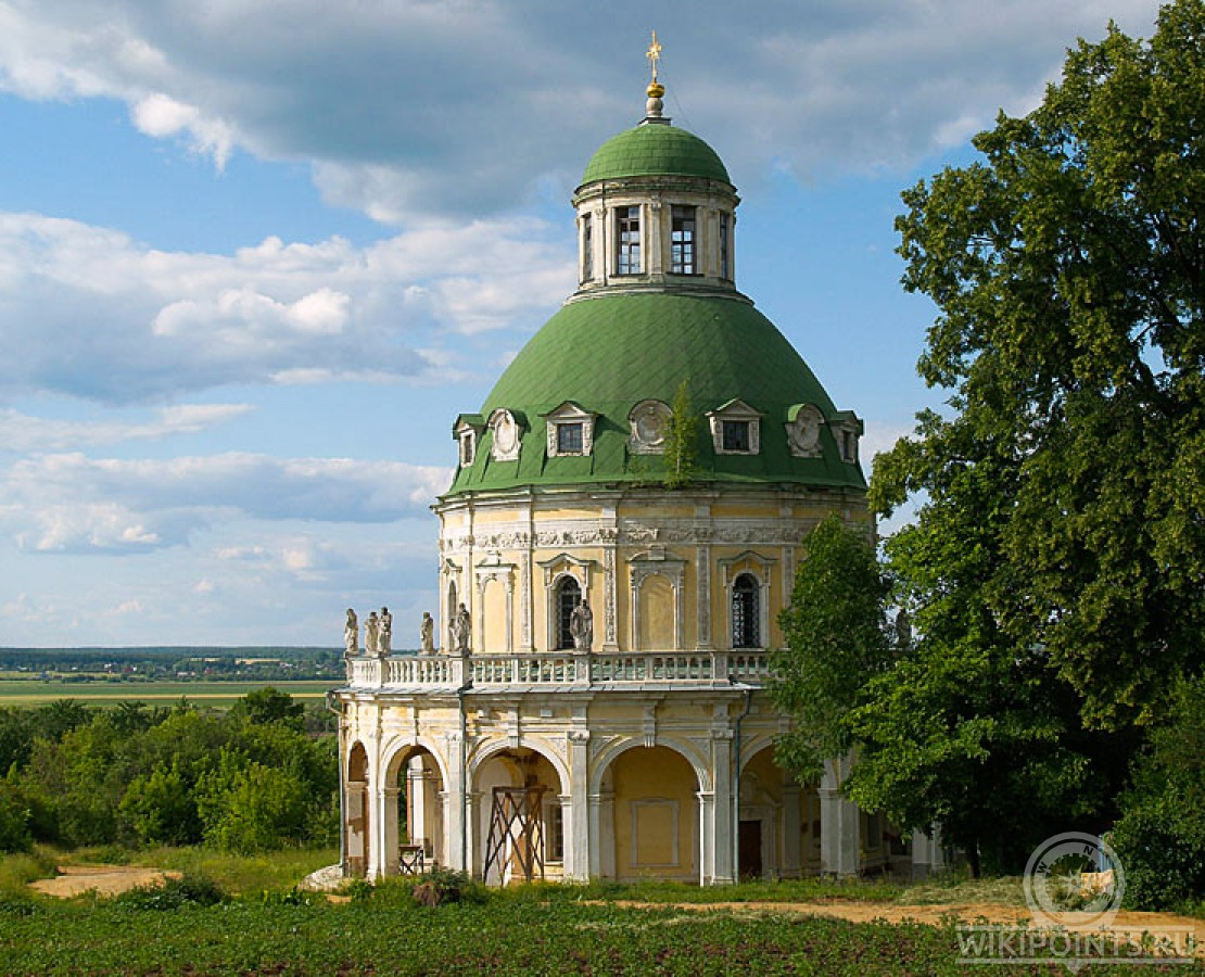 Храм в Подмоклово вертикальное фото