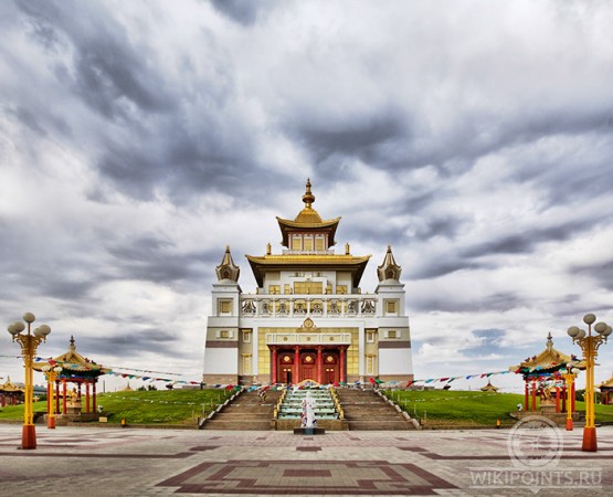 Храм Золотая обитель Будды Шакьямуни на wikipoints.ru