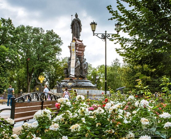 Памятник Екатерине II на wikipoints.ru