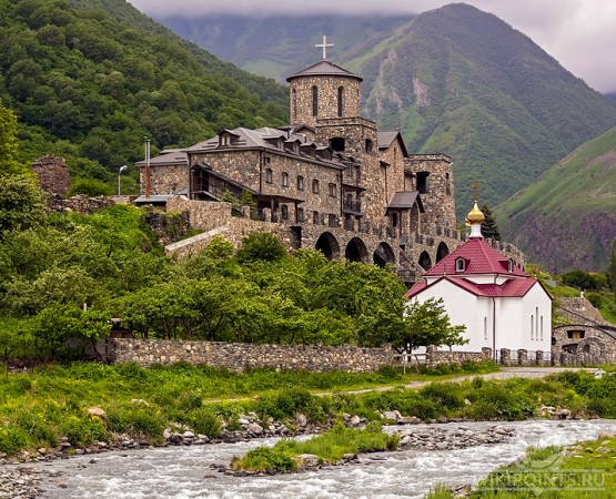 Аланский Успенский монастырь на wikipoints.ru
