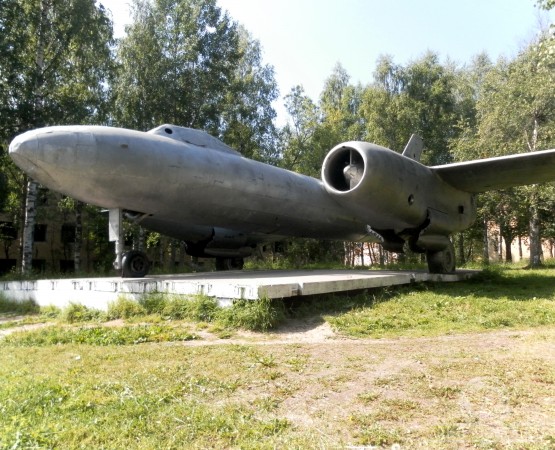 Монумент ИЛ-28 на wikipoints.ru