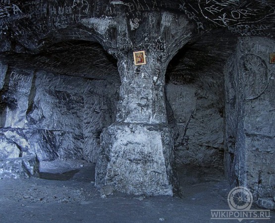 Пещерный монастырь у села Шмарное на wikipoints.ru