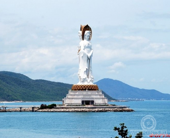 Статуя богини Гуаньинь на wikipoints.ru