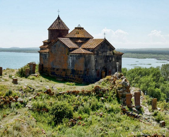 Монастырь Айраванк на wikipoints.ru
